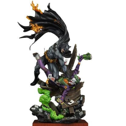 BATMAN VS THE JOKER: EWIGE FEINDE Premium Format™ Figur von Sideshow Collectibles