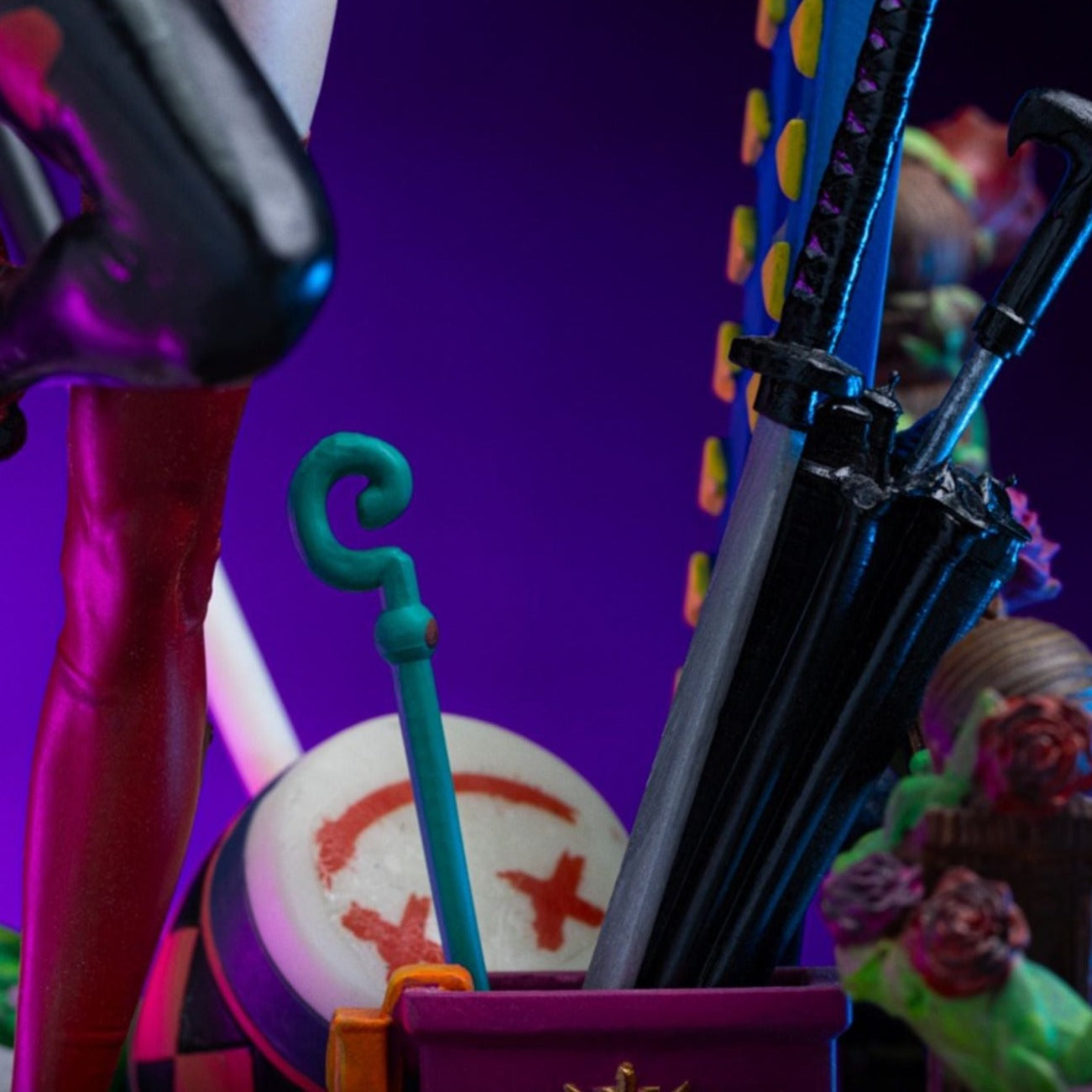 Harley Quinn Deluxe (Gotham City Sirens) 1/10 Statue