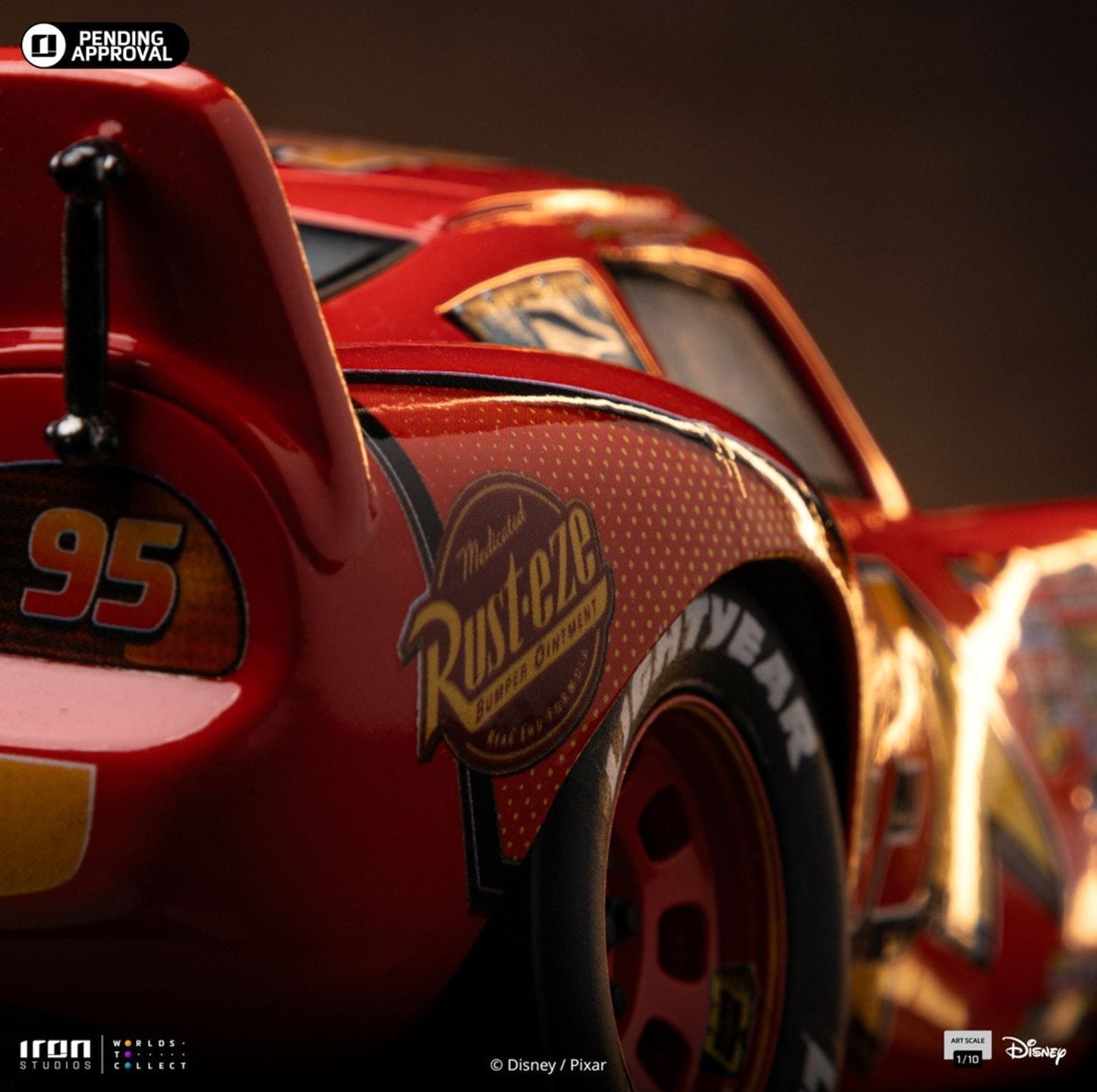 Disney Cars - Lightning McQueen 1/10 Statue von Iron Studios