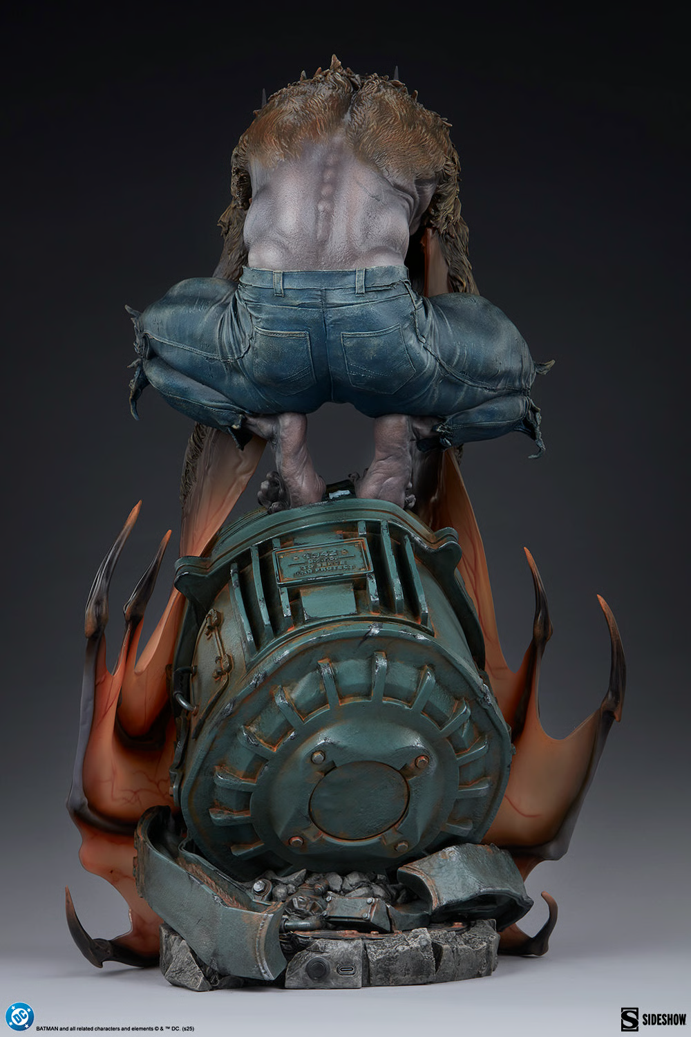 Man-Bat Premium Format Figur von Sideshow Collectibles