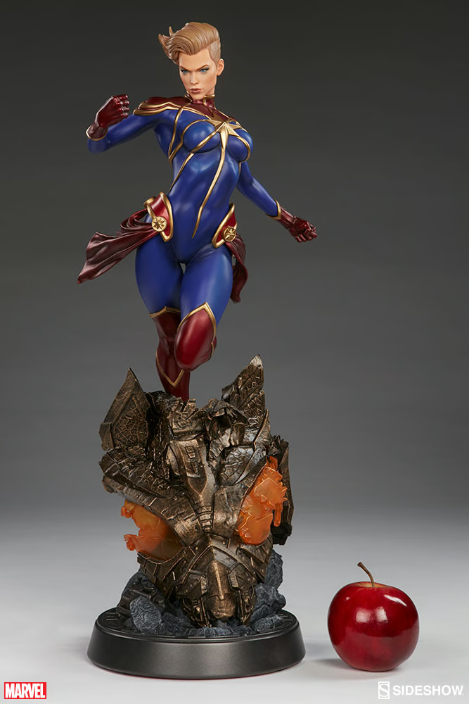 Captain Marvel Premium Format Figur von Sideshow Collectibles