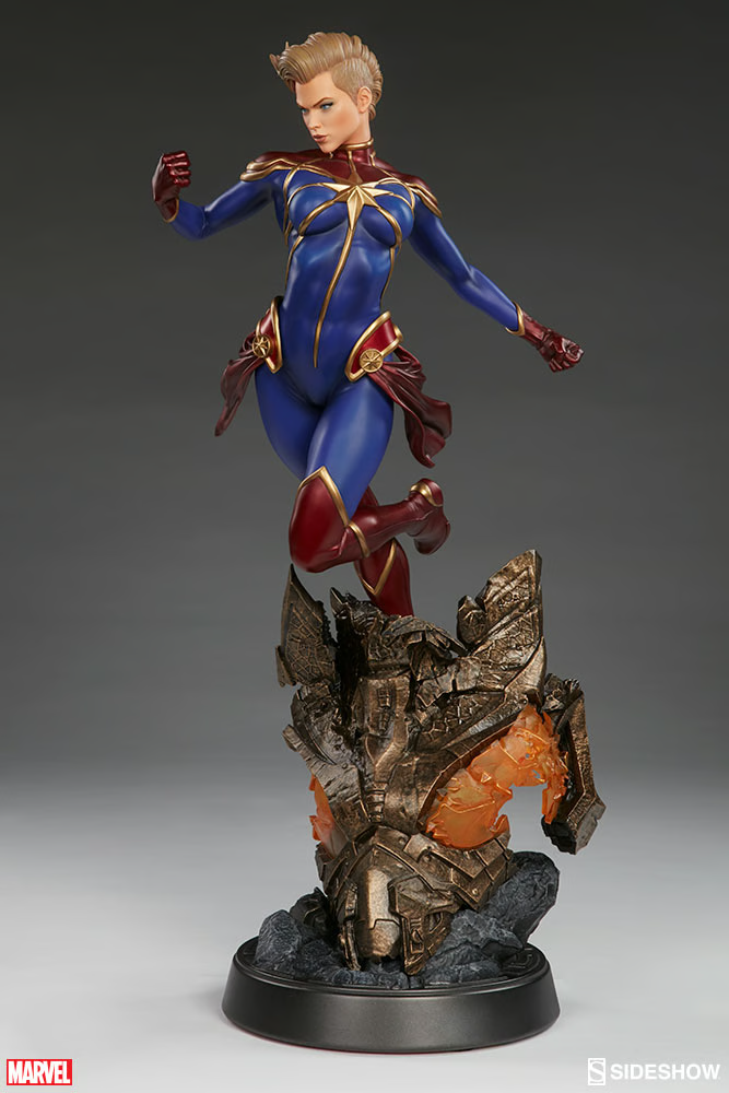 Captain Marvel Premium Format Figur von Sideshow Collectibles