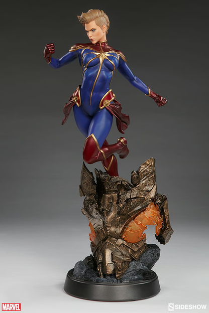 Captain Marvel Premium Format Figur von Sideshow Collectibles
