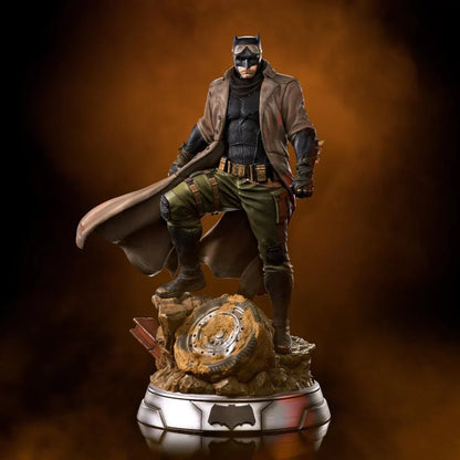 Zack Snyders Justice League Nightmare Batman 1/4 Maßstab Statue von Iron Studios