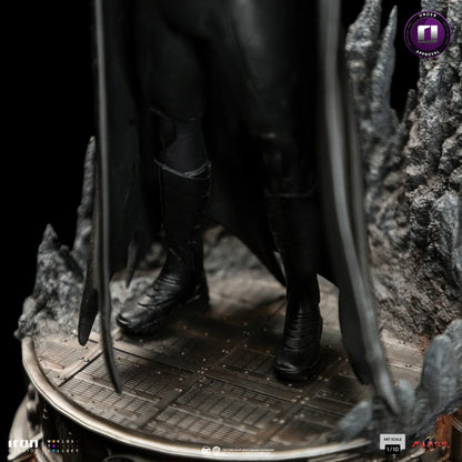 Die Flash Batman Deluxe Statue im Maßstab 1:10