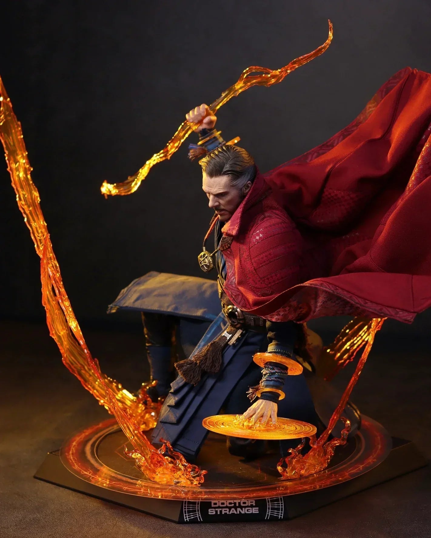 Hot Toys Spider-Man: No Way Home Dr. Strange Figur