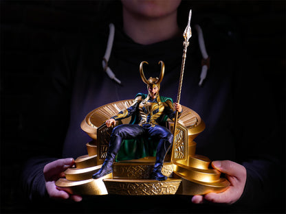 Loki auf Thron 1/10 Kunstskala CCXP exklusiv von Iron Studios