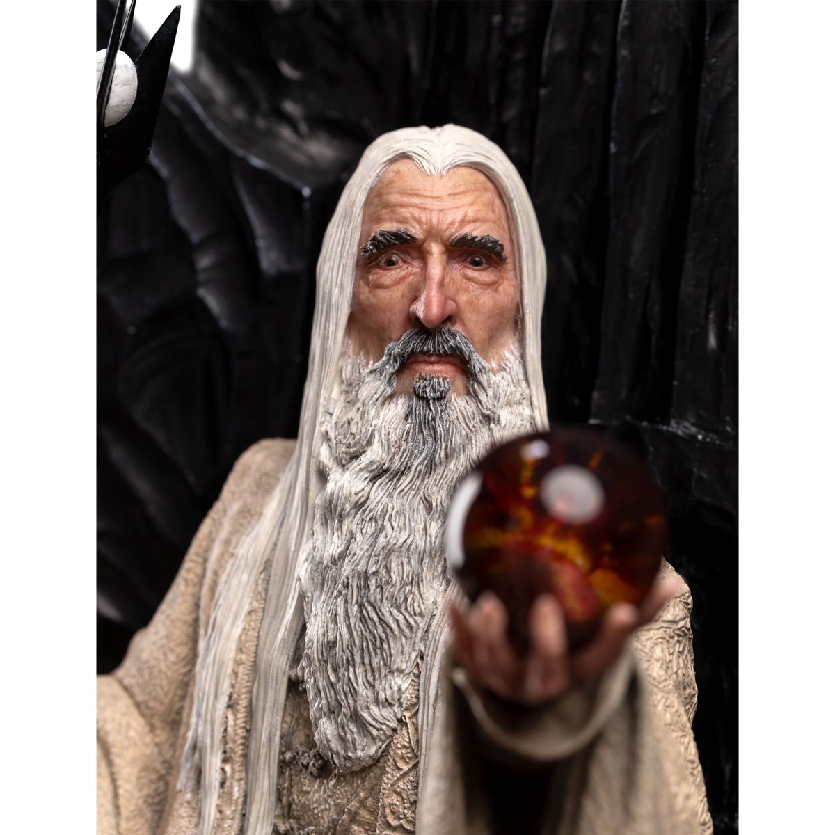 Der Herr der Ringe Saruman der Weiße auf dem Thron 1:6 Maßstab Statue