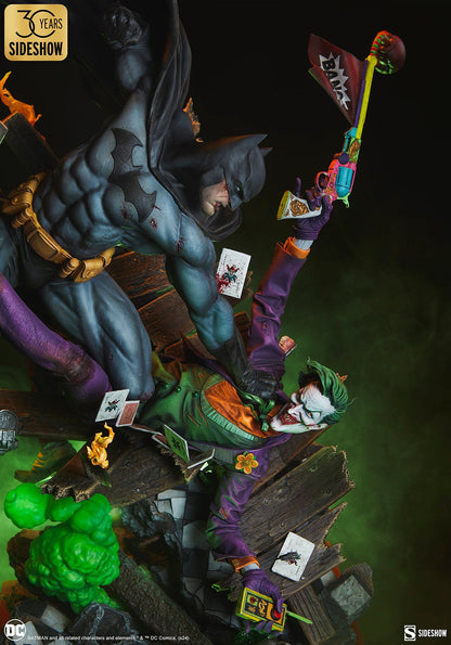 BATMAN VS THE JOKER: EWIGE FEINDE Premium Format™ Figur von Sideshow Collectibles