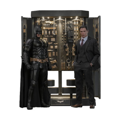 BATMAN ARMORY MIT BRUCE WAYNE (2.0) Von Hot Toys