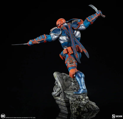 DEATHSTROKE Premium Format Figur von Sideshow Collectibles