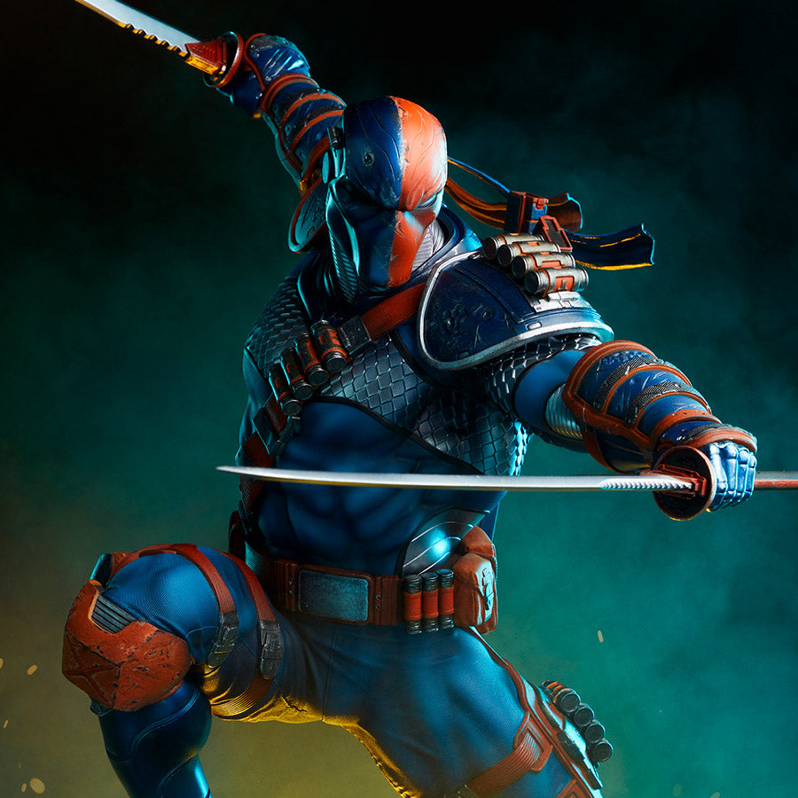 DEATHSTROKE Premium Format Figur von Sideshow Collectibles