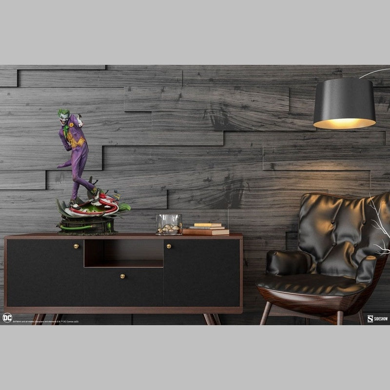 DER JOKER Premium Format Figur von Sideshow Collectibles