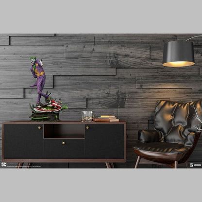 DER JOKER Premium Format Figur von Sideshow Collectibles