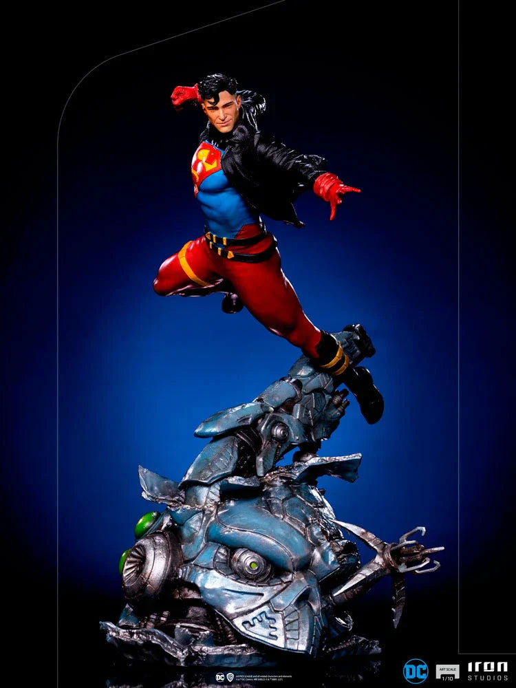 Superboy 1:10 von Iron Studio