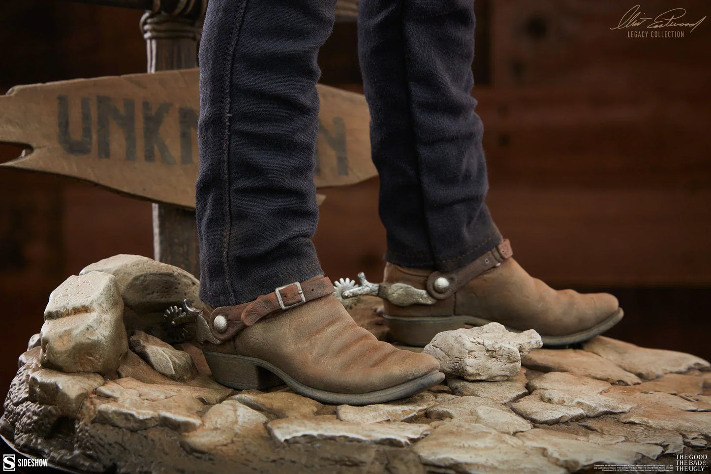 DER MAN OHNE NAMEN Premium Format Figur von Sideshow Collectibles